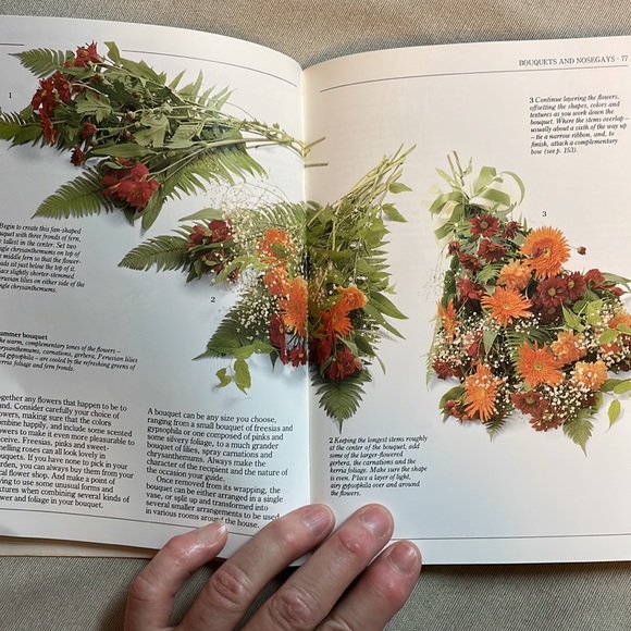 🌈2/$8  Flower Arranging - Picture 13 of 16